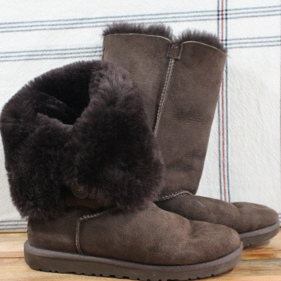 Bailey Ugg Three Button Boot Chocolate Brown - Picture 8 of 8